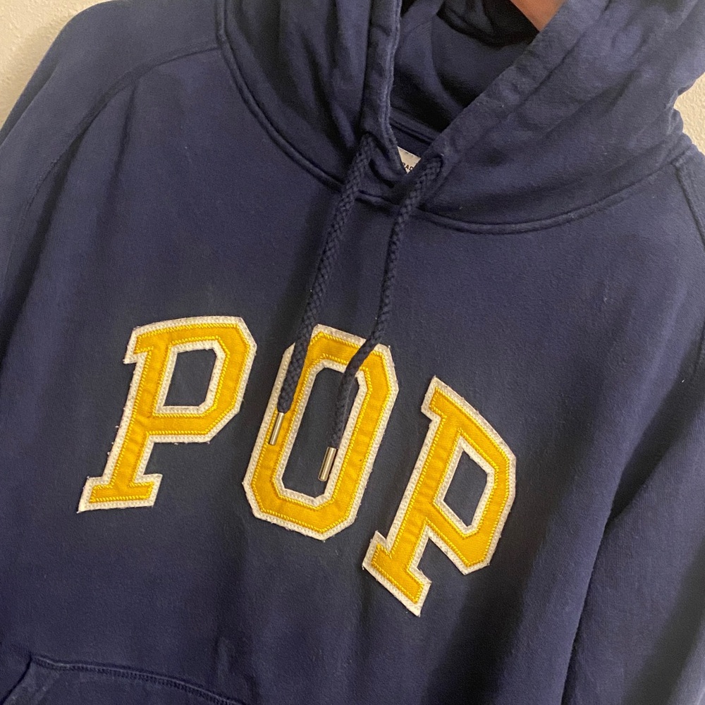 POP TRADING COMPANY Navy Hoodie Sweatshirt. POP Arch Appliqué Chest Hit. M
